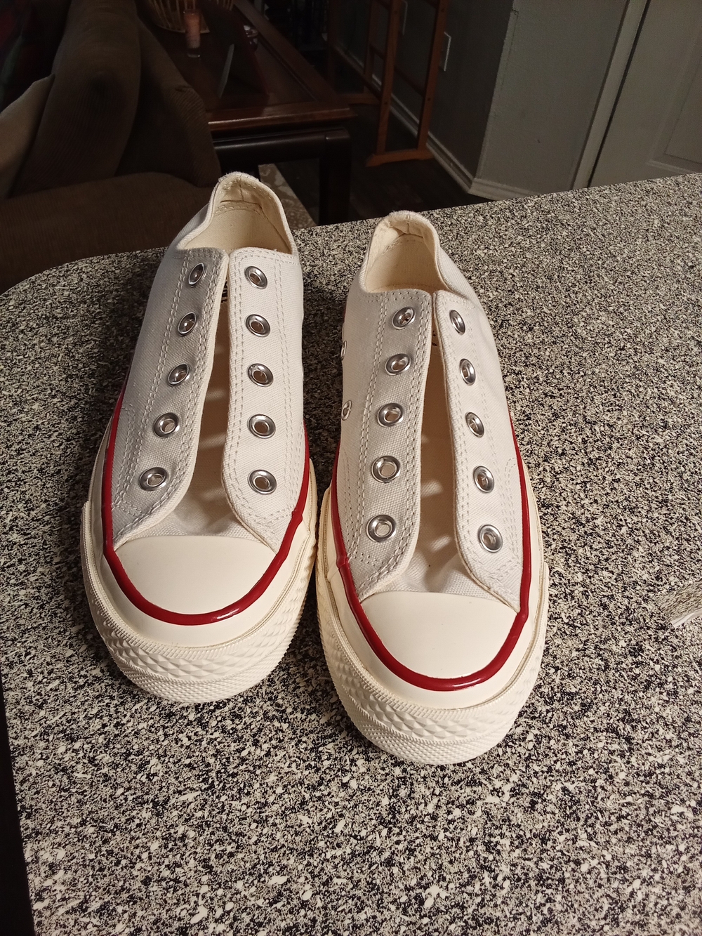 Converse Chuck Taylor Low Top Sneakers Size 6